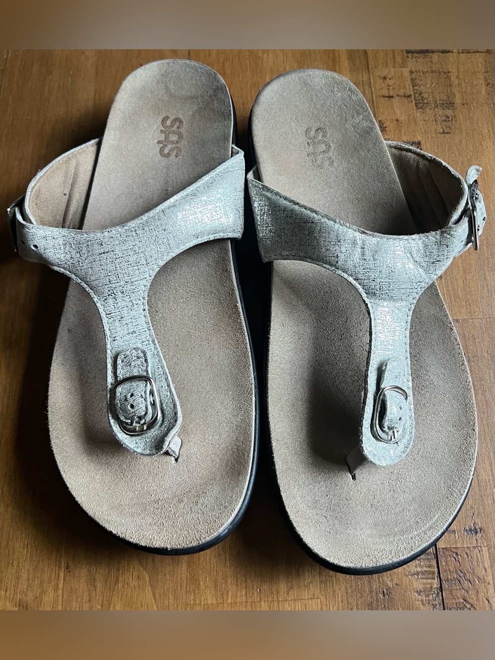 SAS Sanibel Metallic Thong Sandals size 9